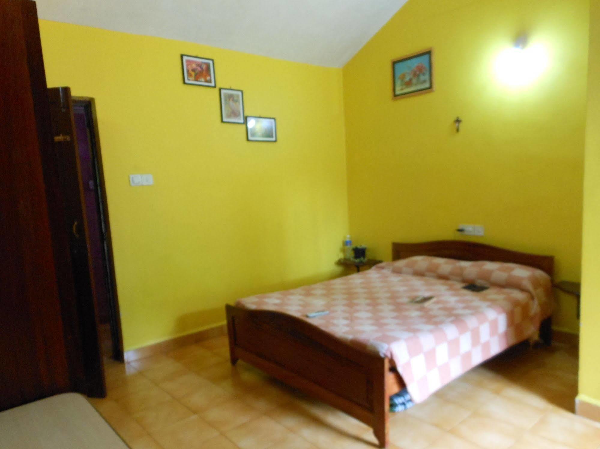 Jes Guest House Majorda Luaran gambar